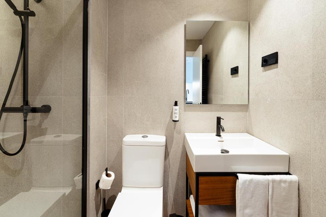 Apartamentos 2H Living เลออน ภายนอก รูปภาพ