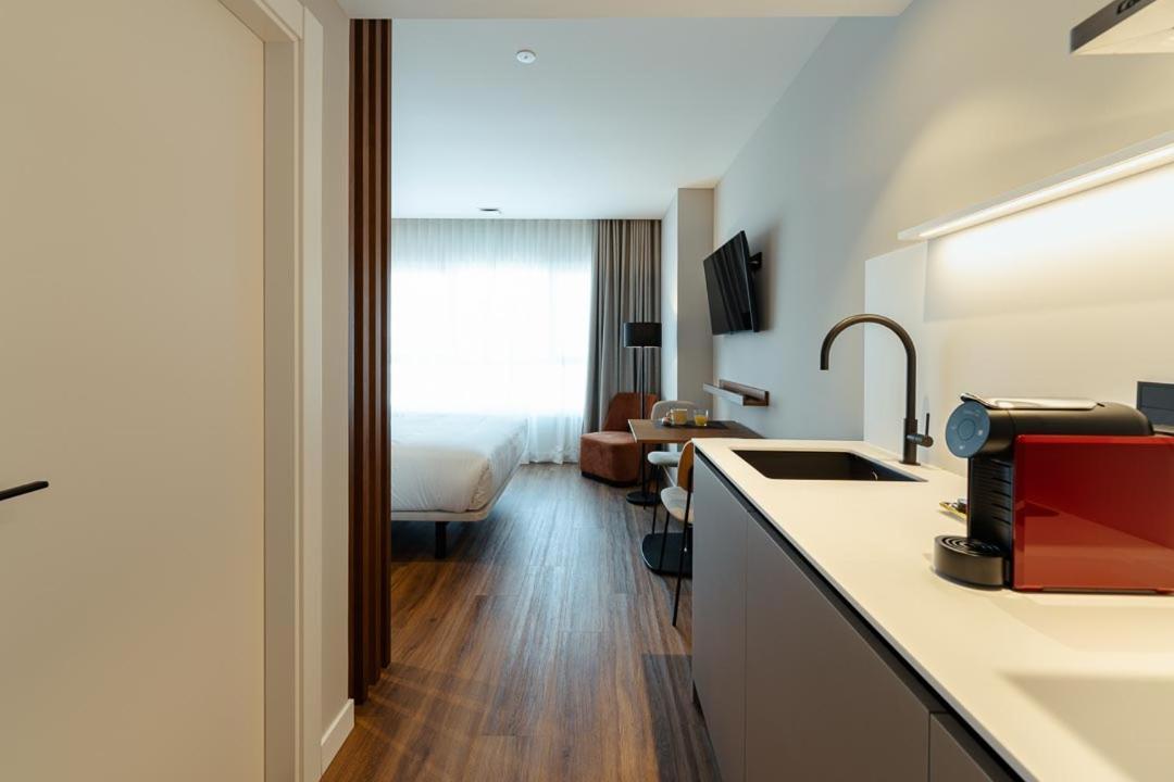 Apartamentos 2H Living เลออน ภายนอก รูปภาพ