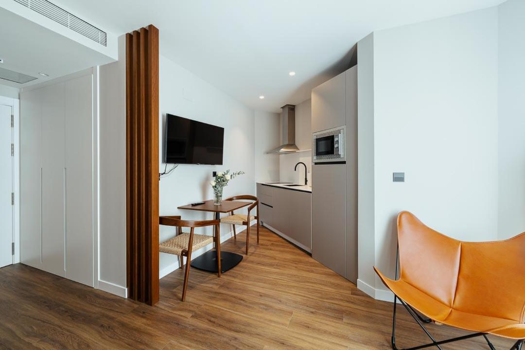 Apartamentos 2H Living เลออน ภายนอก รูปภาพ