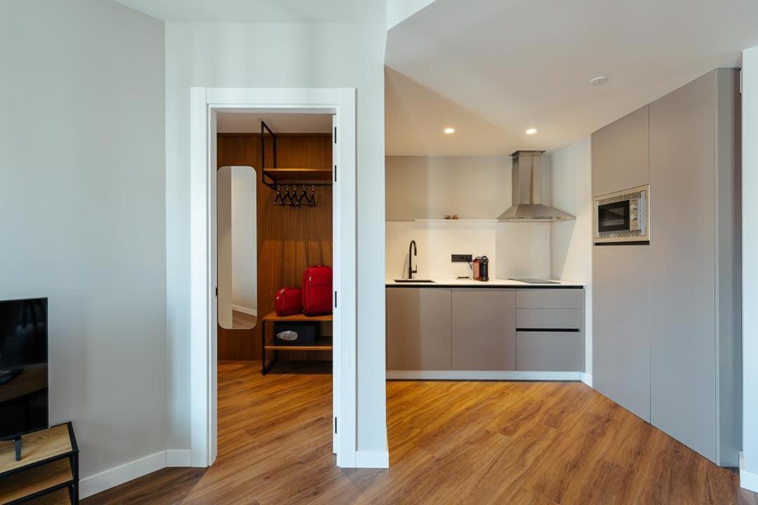 Apartamentos 2H Living เลออน ภายนอก รูปภาพ
