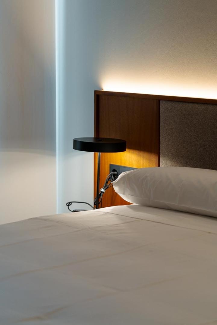 Apartamentos 2H Living เลออน ภายนอก รูปภาพ