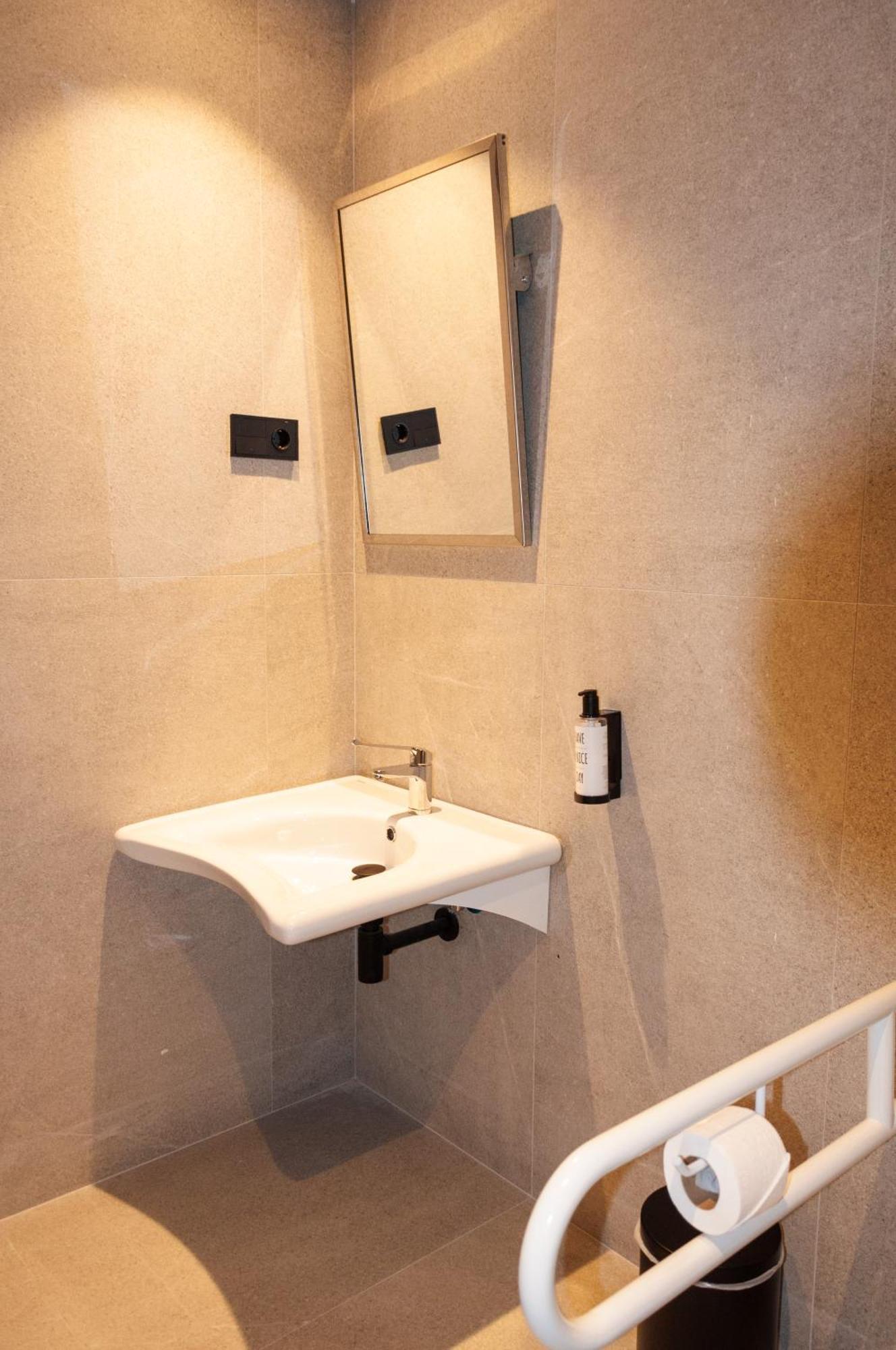 Apartamentos 2H Living เลออน ภายนอก รูปภาพ